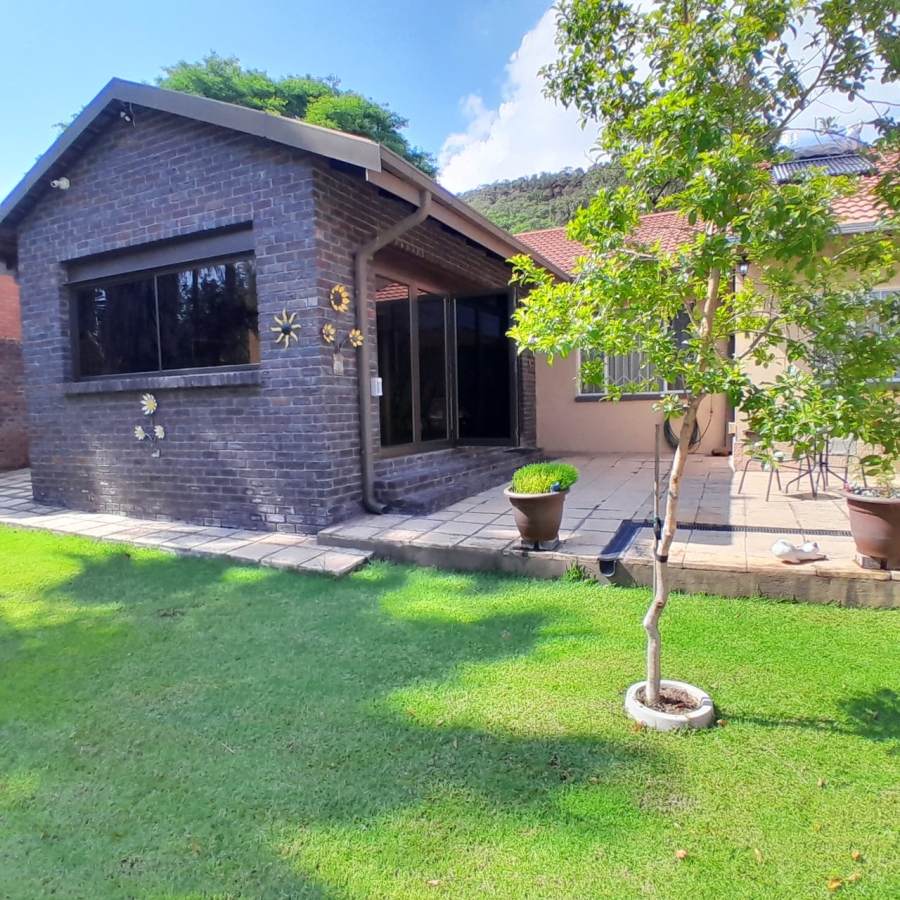 3 Bedroom Property for Sale in Safari Gardens North West